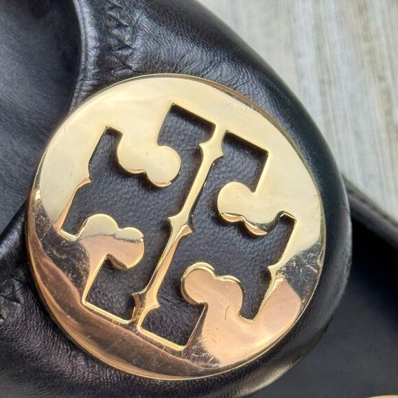 TORY BURCH BLACK BALLERINA BALLET SLIP ON FLATS W/ GOLD LOGO SIZE 6M - Picture 6 of 7